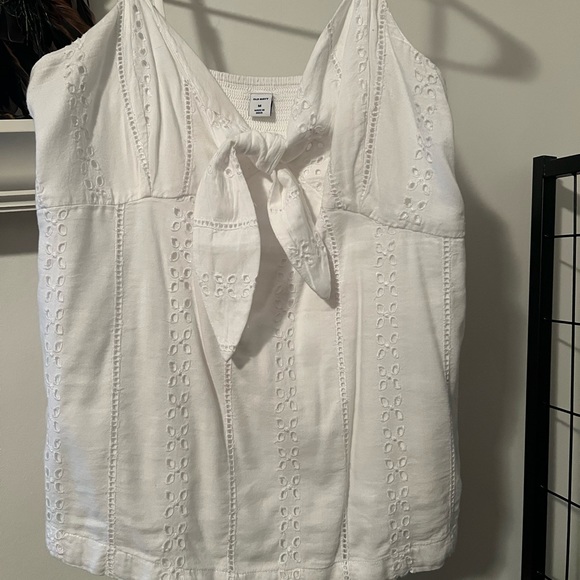 Old Navy Size Medium White Tie Front Tank Top with embroidery & lined No spots - Picture 1 of 8